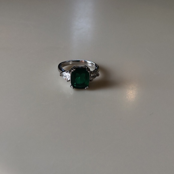 Green, Silver, and White Faux Diamond. Costume Ring. Beautiful piece. Size 8 - Picture 2 of 3
